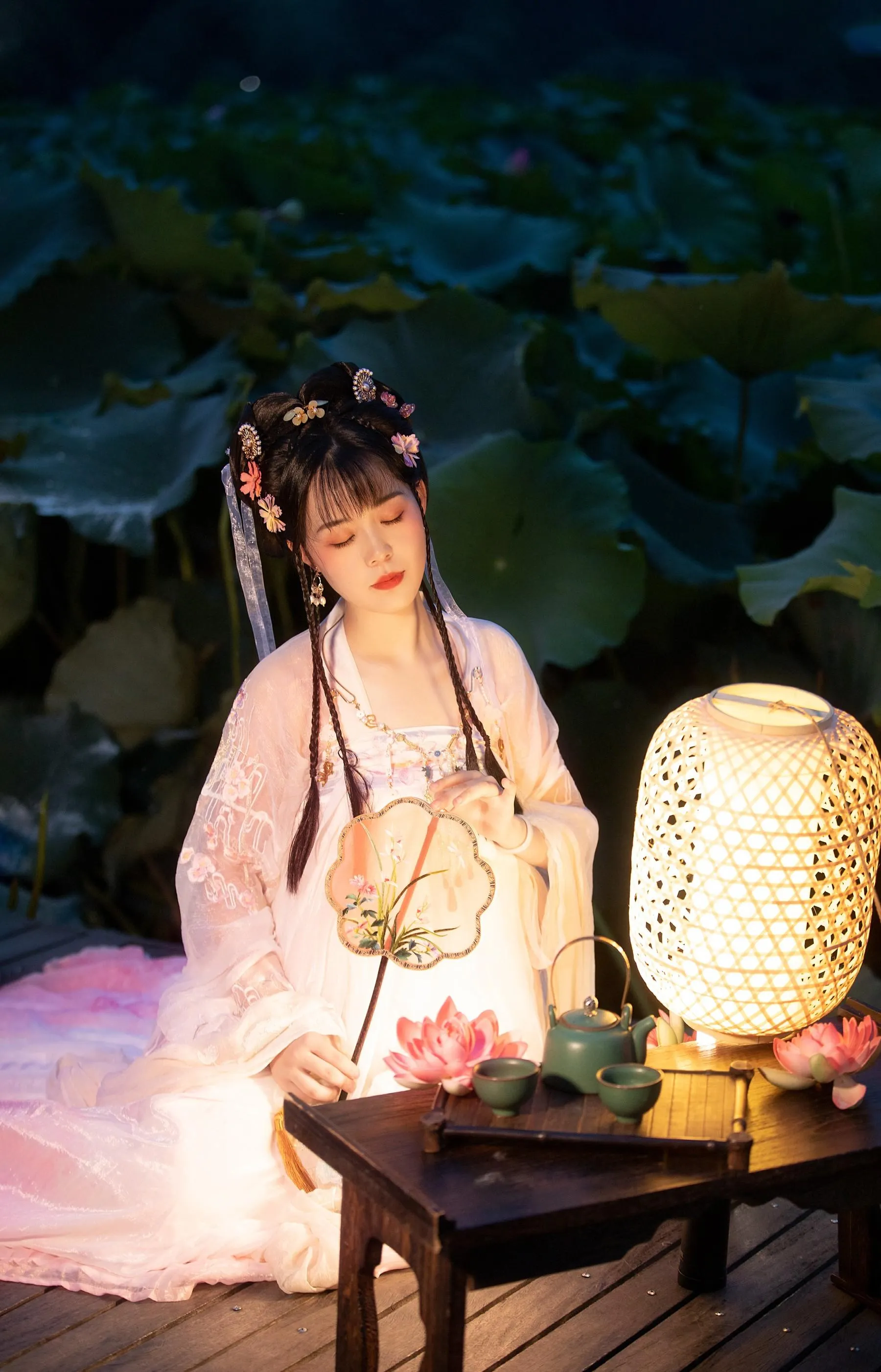 [YITUYU艺图语]2021.12.24 赏荷 僵僵 [24P]插图5
